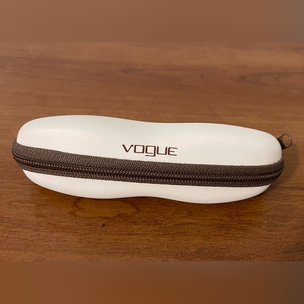 Vogue White Case with Brown Zipper for thin glasses or readers